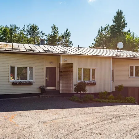 Vakantiehuis Metsaemarkku - Jacuzzi & Sauna *