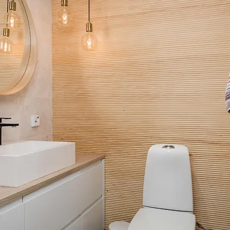 Metsaemarkku - Jacuzzi & Sauna 度假居 波里