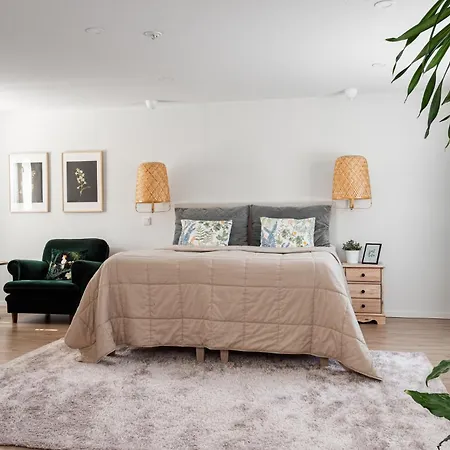 Metsaemarkku - Jacuzzi & Sauna 度假居 波里