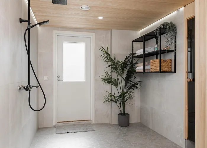 Дом отдыха Metsaemarkku - Jacuzzi & Sauna Пори